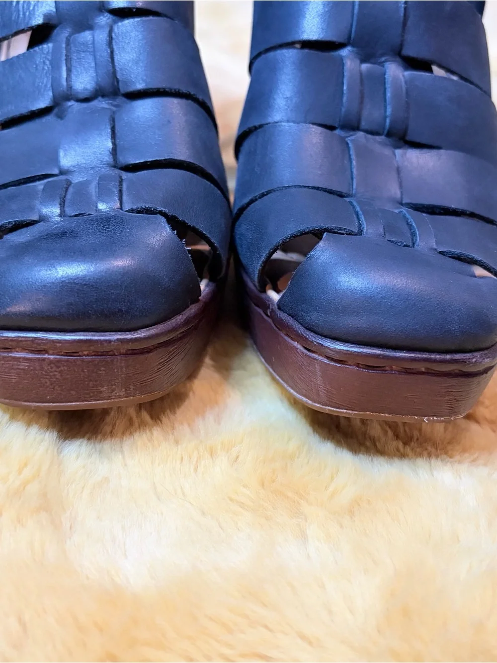 Born Women’s 9M Black Leather Platform Block Heel Fisherman Sandals